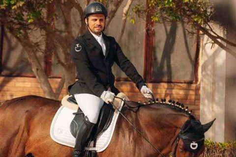 الاتحاد المصري للفروسية ينظم معسكرًا تدريبيًا للترويض بمشاركة الفارس الأولمبي رافاييل سوتو